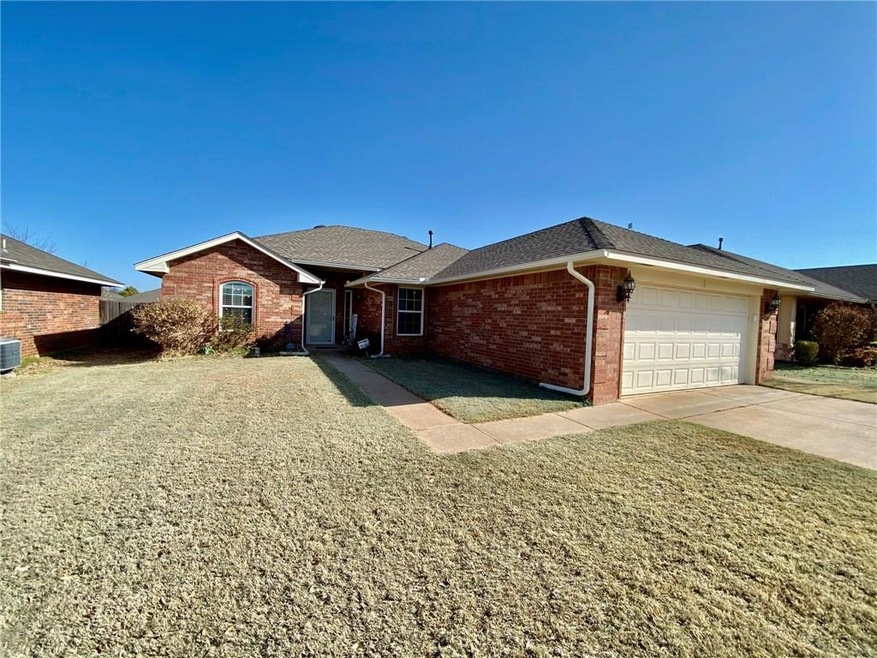 1009 Eagle Cliff Dr, Norman, OK 73072 - photo 1