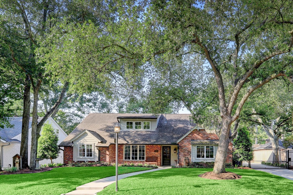 10027 Cedar Creek Dr, Houston, TX 77042 - photo 1