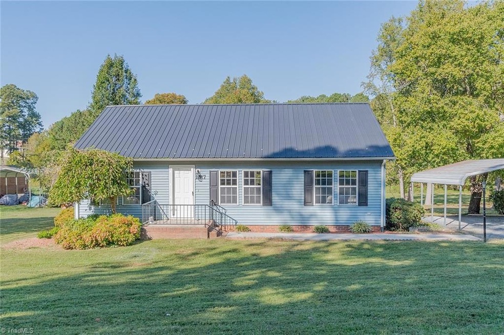 1817 Yorktown Ln, Asheboro, NC 27203 - photo 1