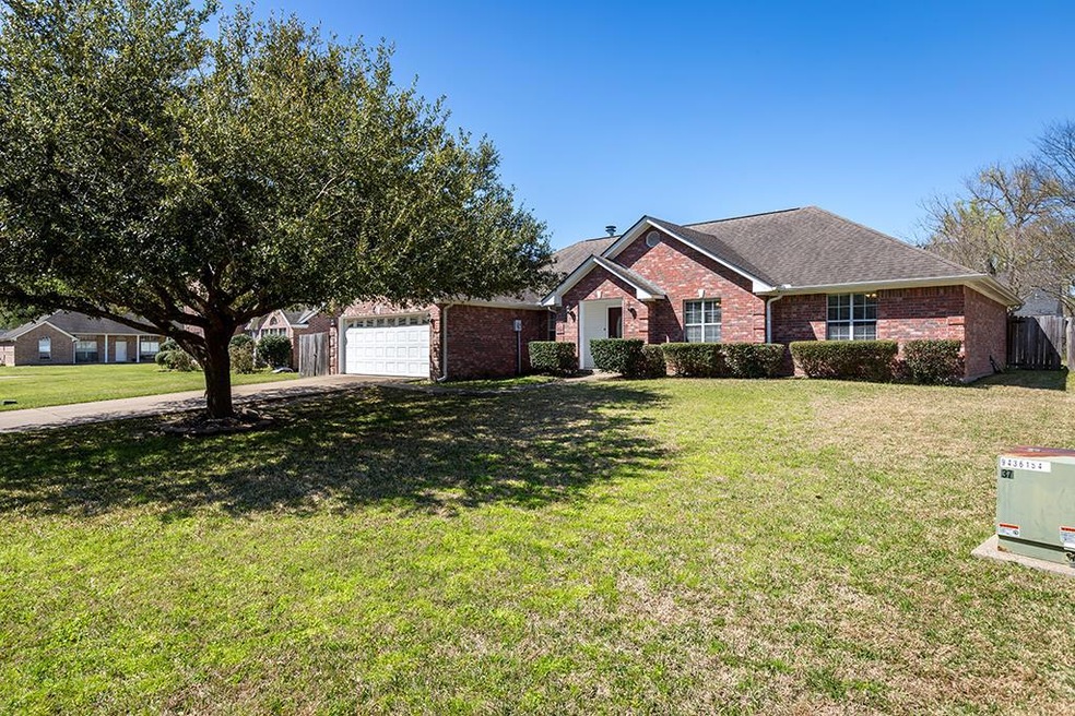 125 Browning Place, Lufkin, TX 75904 - photo 1