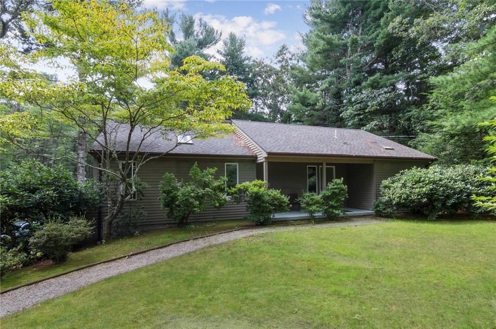 784 Pound Hill Rd, North Smithfield, RI 02896 - photo 1