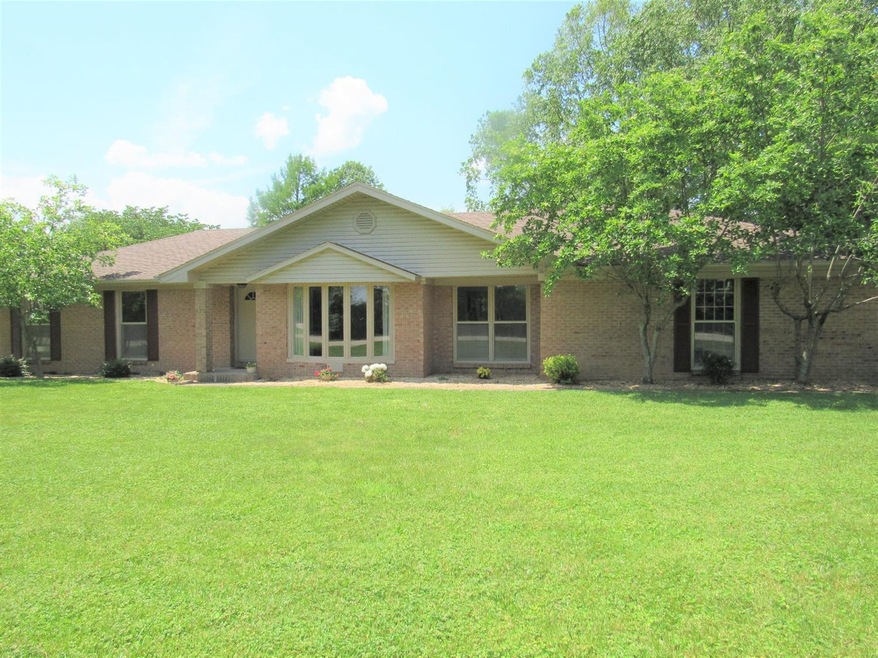 829 Hickman Hill Rd, Frankfort, KY 40601 - photo 1