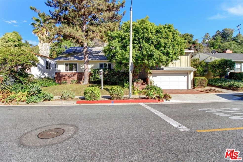 Sold $1,100,000 • Co-Listing Agent