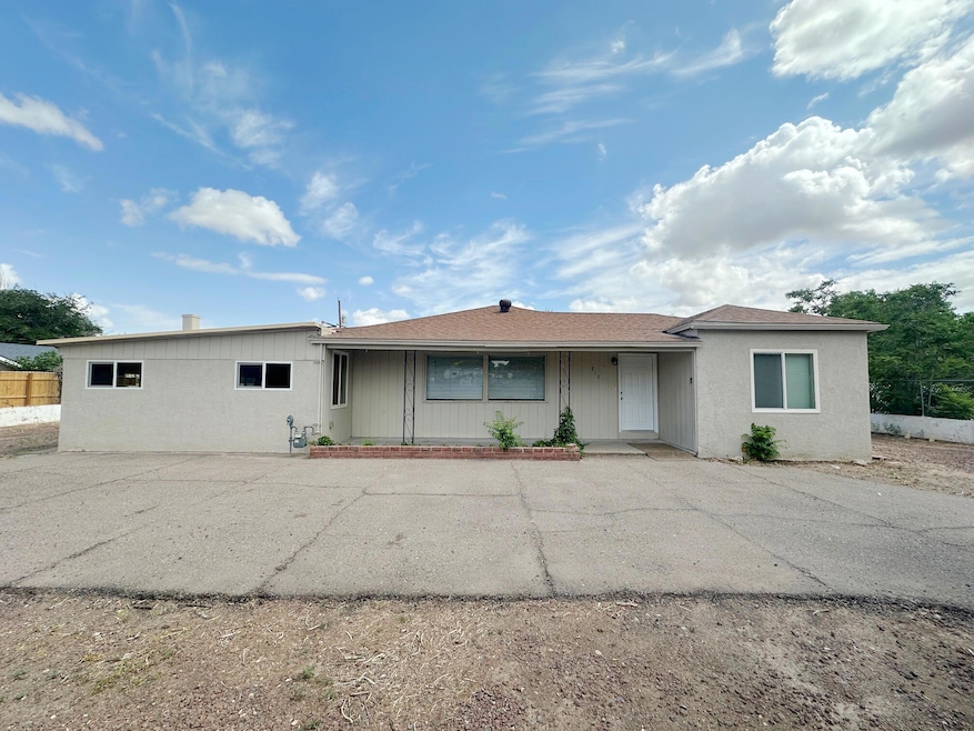 213 Green Valley Rd NW, Los Ranchos, NM 87107 - photo 1