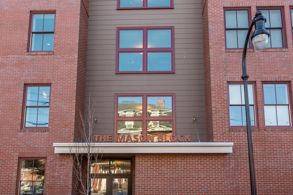 62 India St Portland ME 04101-large-001-