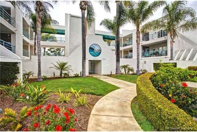 Beautiful & modern design with a tropical flair