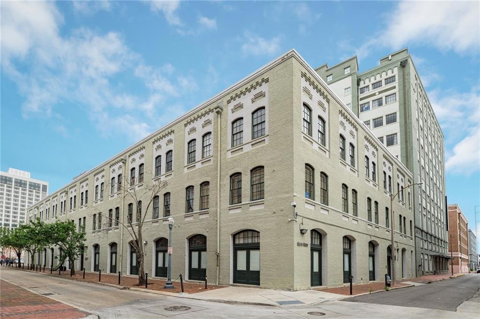 The Henderson unit 212, New Orleans, LA 70130 - photo 1