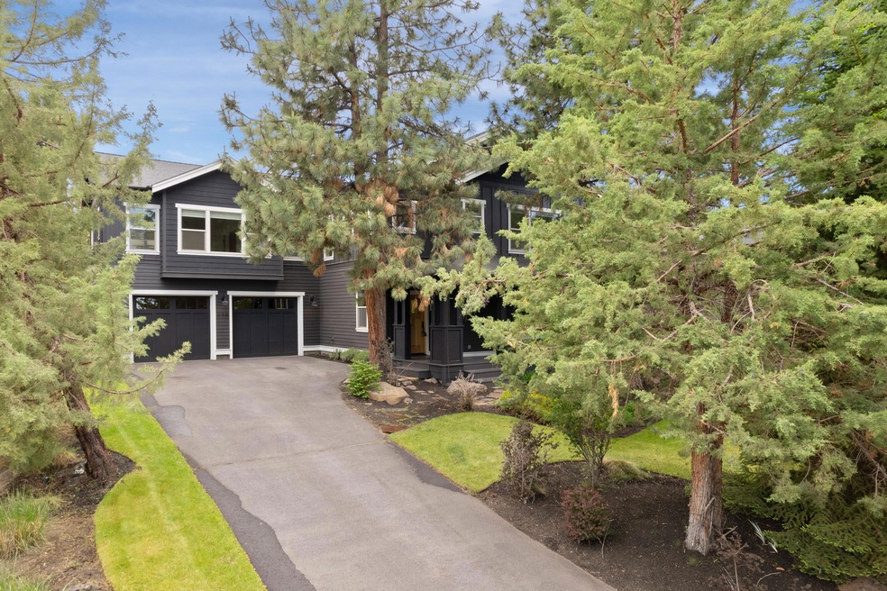 775 NW Yosemite Dr, Bend, OR 97701 - photo 1