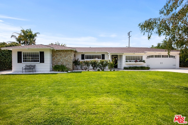 Prime Walnut Acres sprawling Ranch!