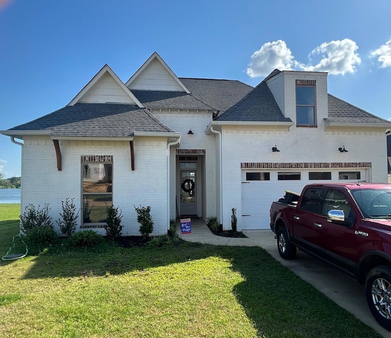 23 Breezeway Cove