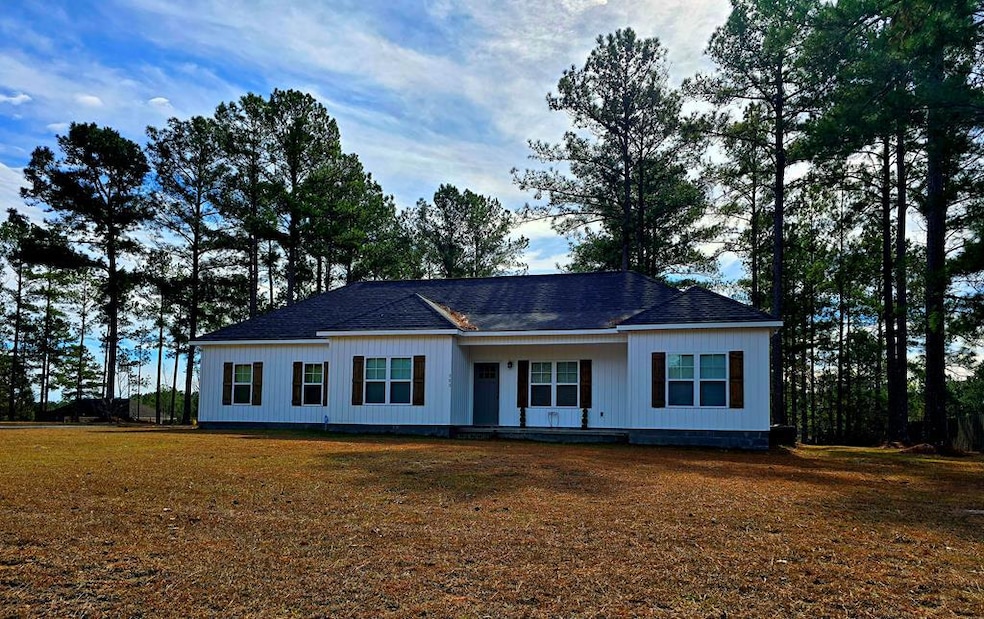 153 Clare Rd, Fitzgerald, GA 31750 - photo 1