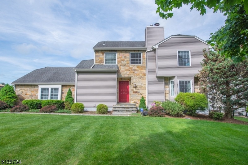 63 Knob Hill Rd, Washington Twp., NJ 07853 - photo 1