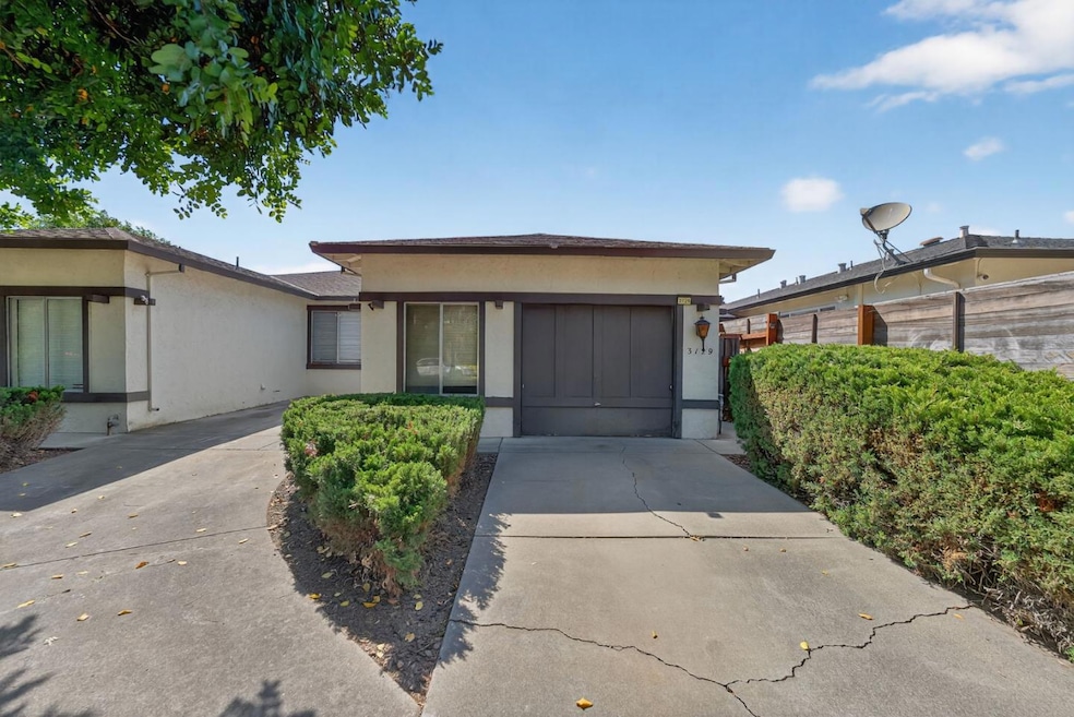 Sold $1,575,000 • Co-Listing Agent
