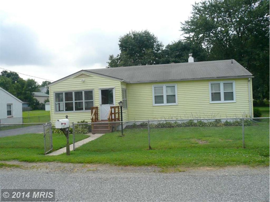 7333 Hughes Ave, Sparrows Point, MD 21219 - photo 1