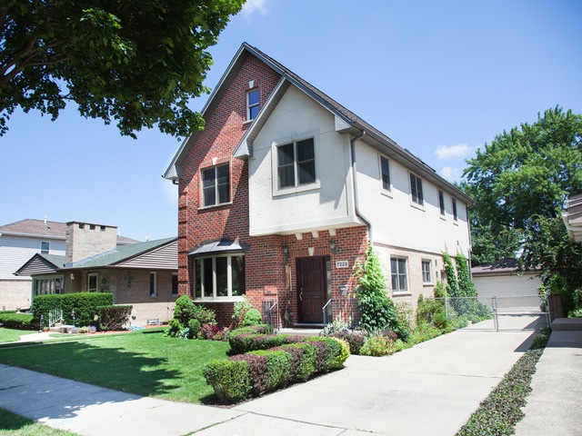Over-sized lot with side driveway
