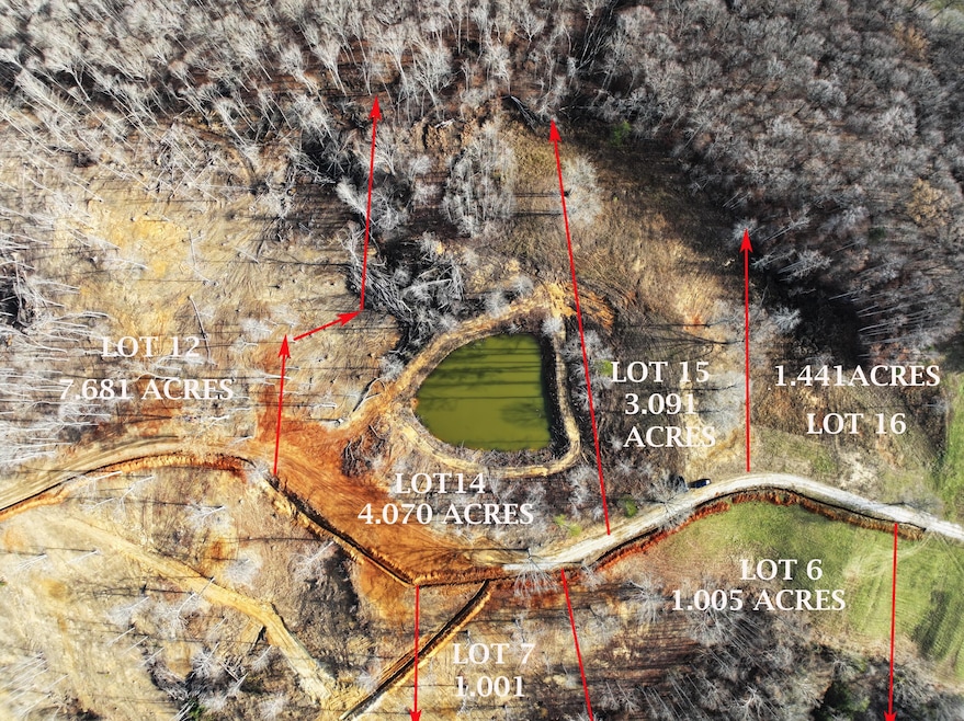 9999 Kenway, Irvine, KY 40336 - photo 1