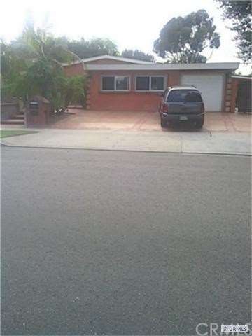 This is one car garage (must check permit with Cit