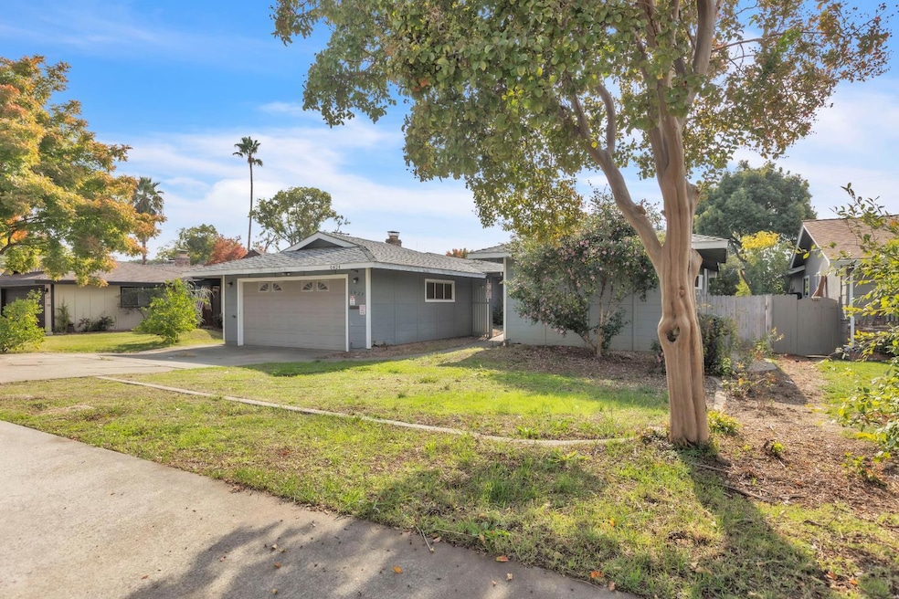 6424 Parkcrest Way, Citrus Heights, CA 95621 - photo 1