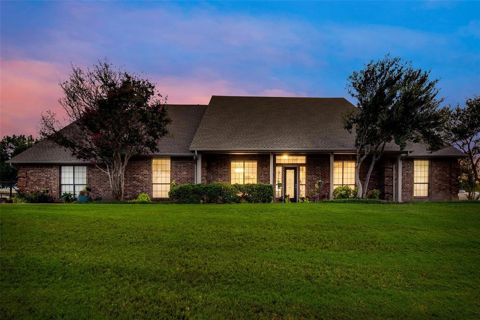 SPRAWLING FRONT PORCH