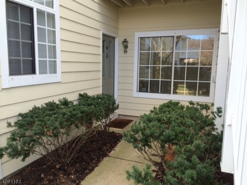 19 Wescott Rd, Bedminster, NJ 07921 - photo 1