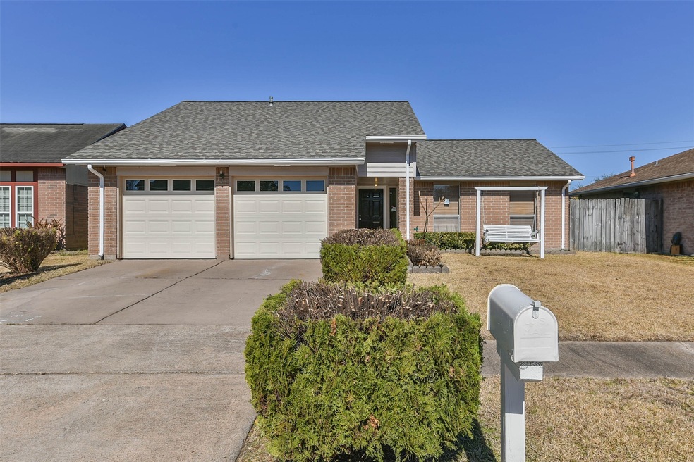 9507 Kingsvalley St, Houston, TX 77075 - photo 1