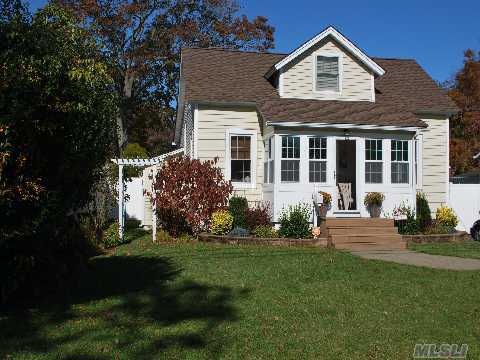 75 Pine St, Islip, NY 11751 - photo 1