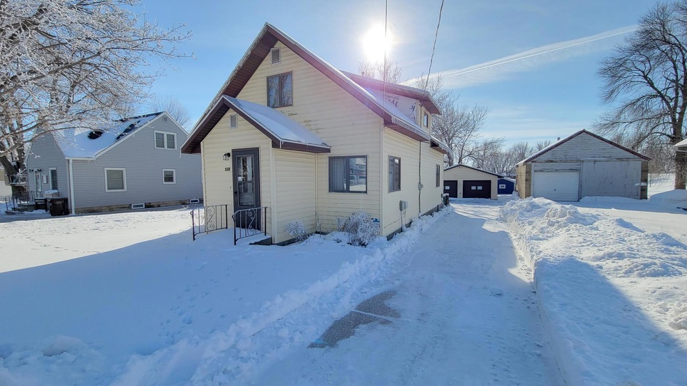 112 Main St E, Clarks Grove, MN 56016 - photo 1