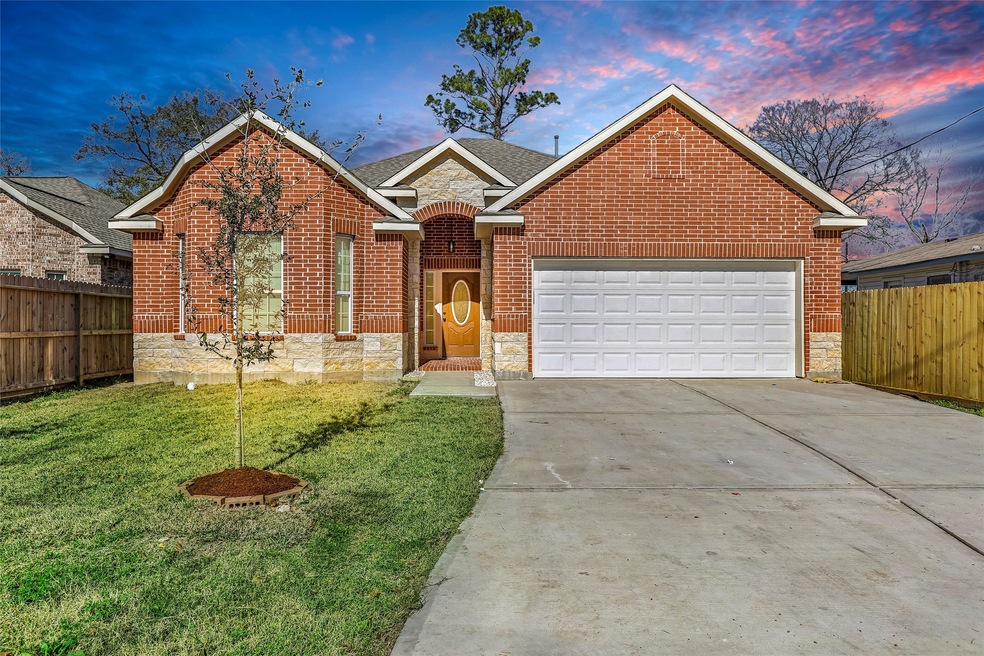 5729 Justin St, Houston, TX 77016 - photo 1