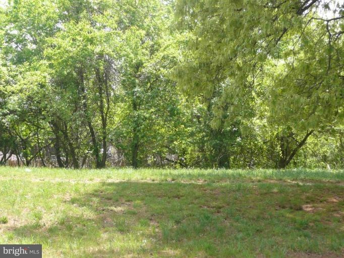 5900 Fisher Rd, Temple Hills, MD 20748 - photo 1