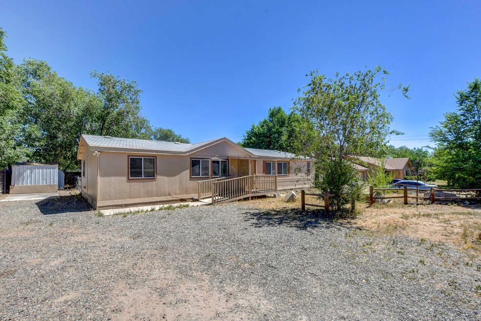 3 Bed + Den, New Appliances and Carpet