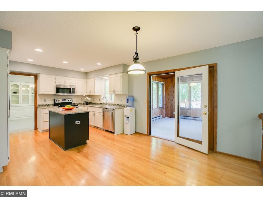 Kitchen - hardwood floor