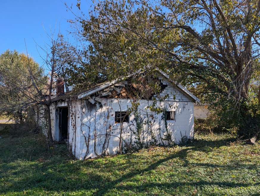 2059 N Washington Ave, Springfield, MO 65803 - photo 1