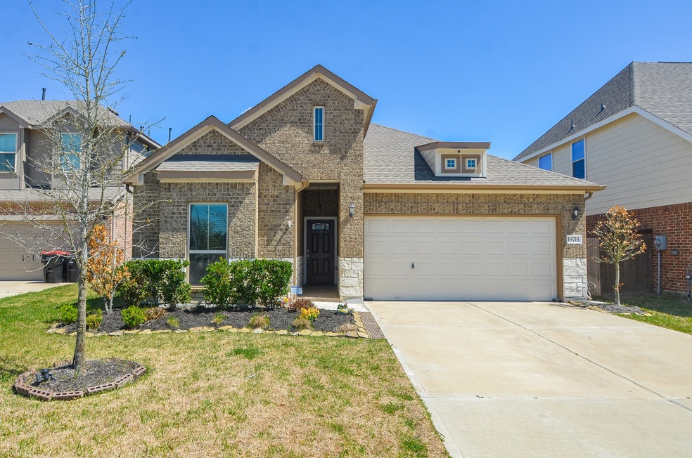 19715 Whistle Creek Ln, Cypress, TX 77433 - photo 1