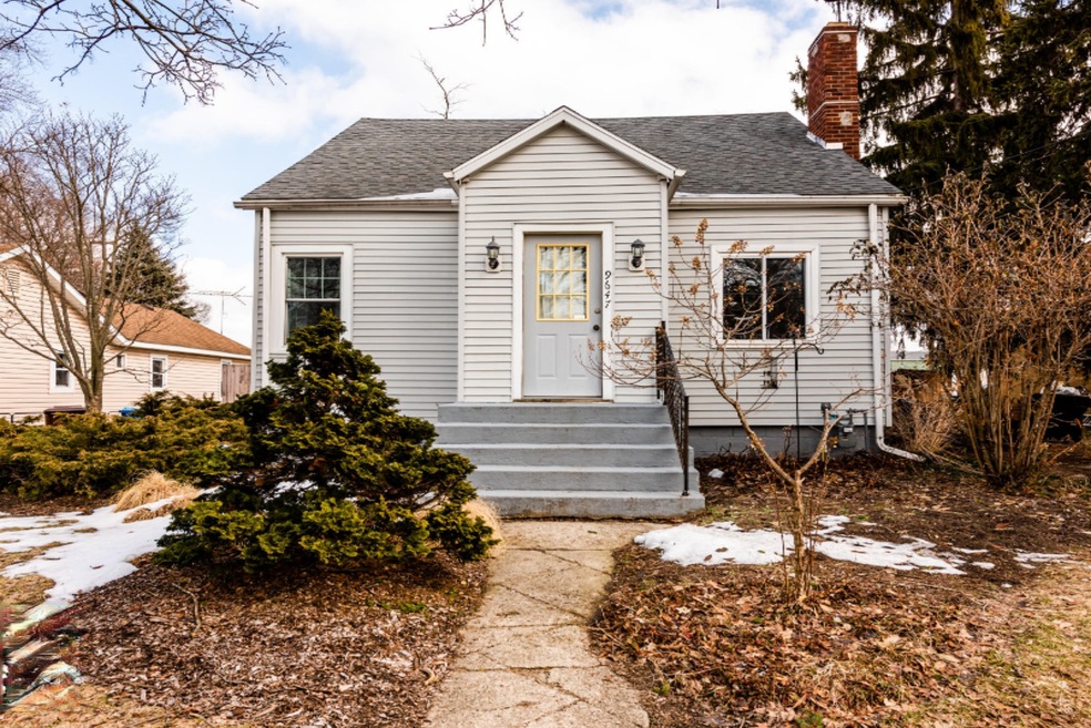 9647 Maplewood Ave, Bridgman, MI 49106 - photo 1