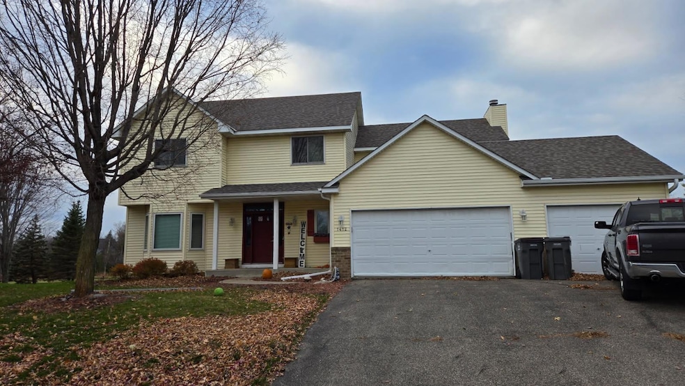 1412 Honeysuckle Lane