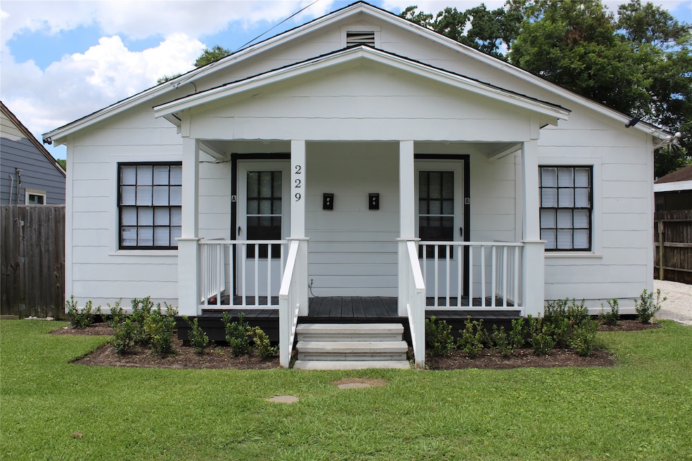 229 Neyland St unit B, Houston, TX 77022 - photo 1