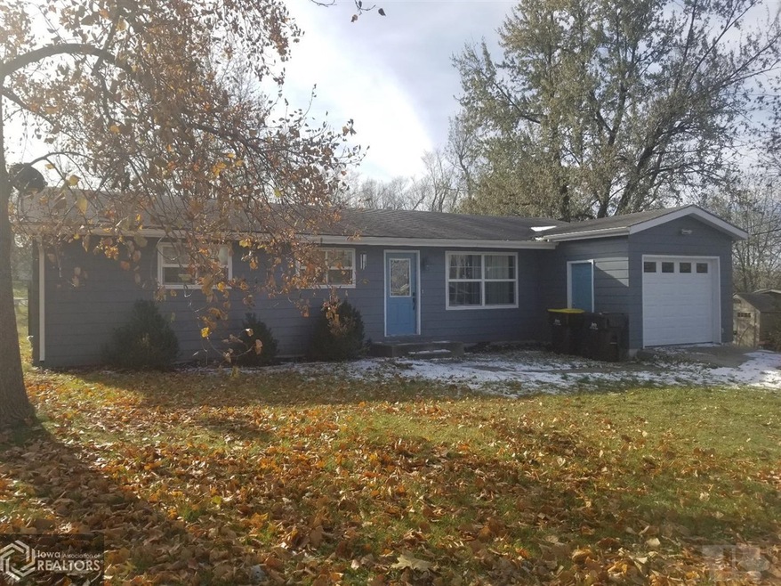 214 W Logan St, Osceola, IA 50213 - photo 1