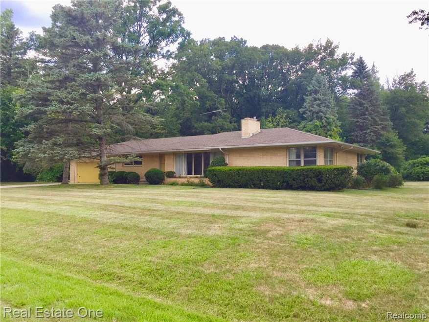Lots of privacy sitting on 2 acres