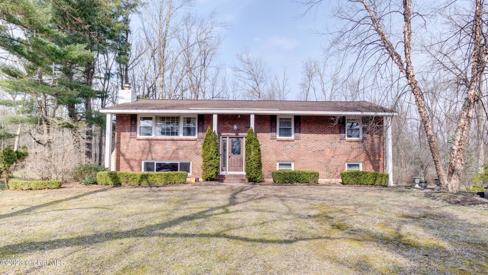 977 Avon Crest