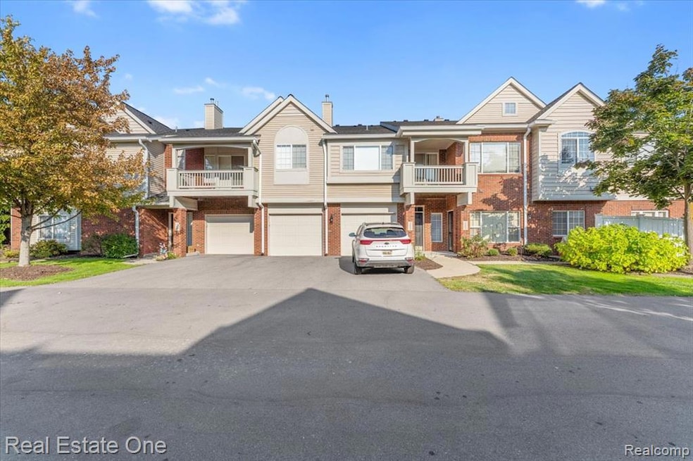 23046 Fairlane Blvd unit 7, Woodhaven, MI 48183 - photo 1