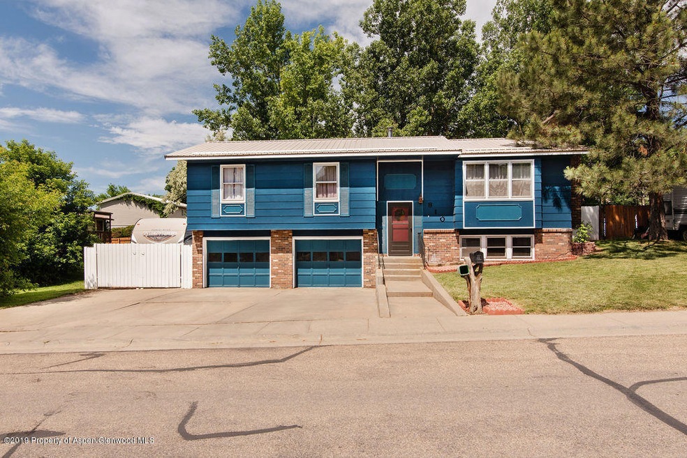 01Finley810