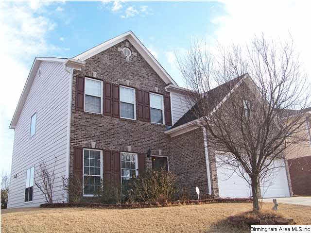 Beautiful, spacious, low-maintenance home convenie