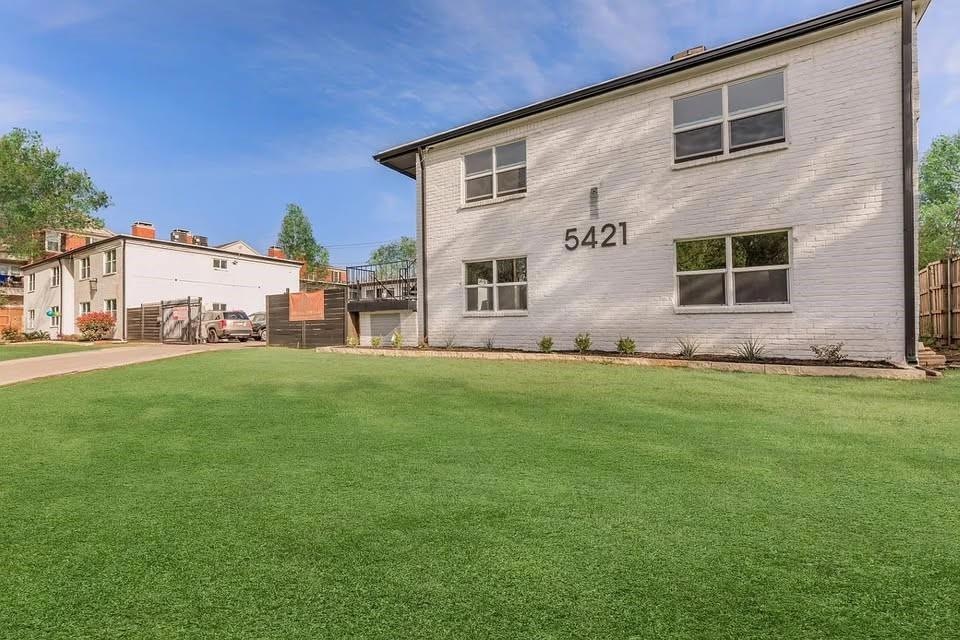 5421 Bryan St unit B208, Dallas, TX 75206 - photo 1