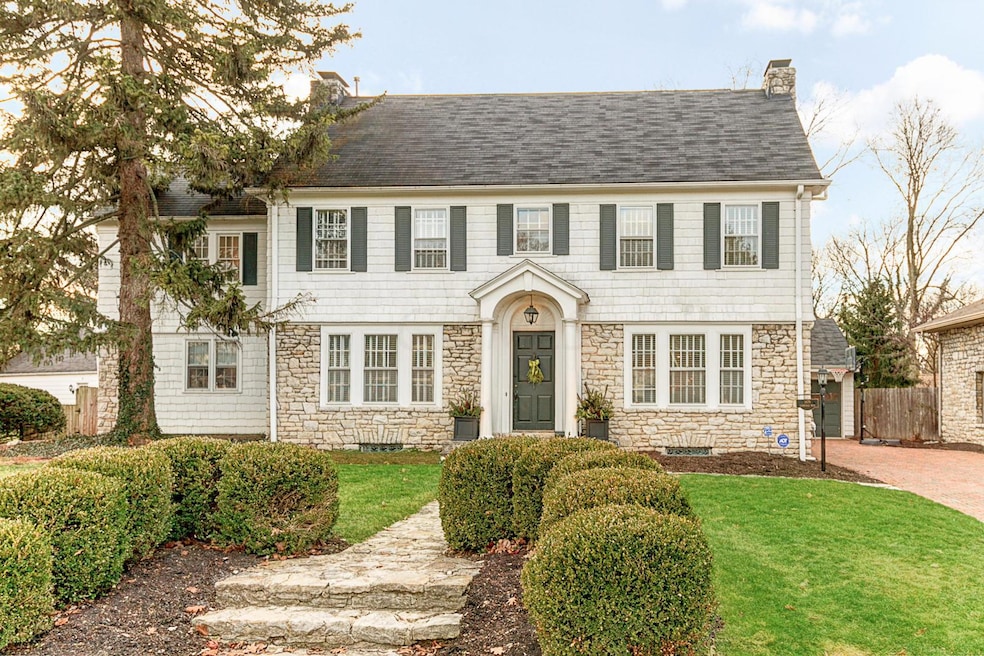 1679 Cambridge-1