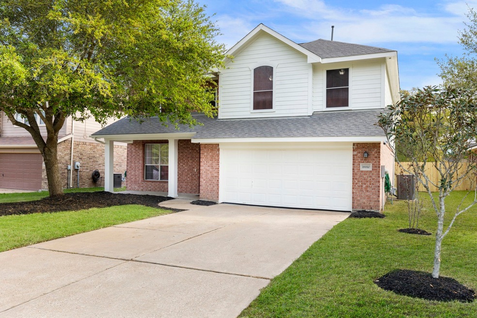 18810 Squirrel Oaks Dr, Magnolia, TX 77355 - photo 1