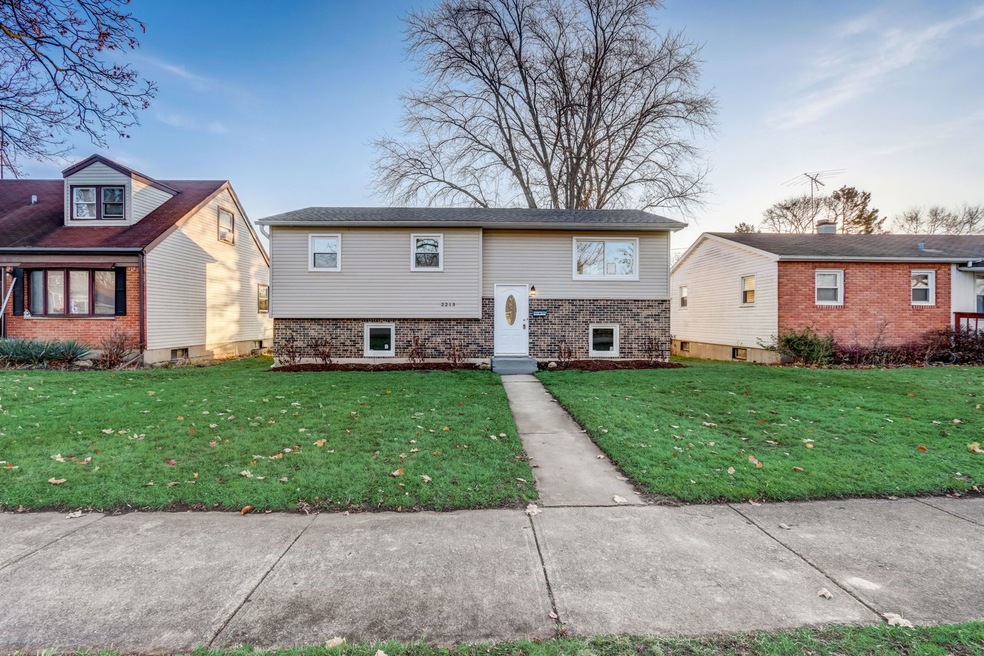 2213 Hermon Ave, Zion, IL 60099 - photo 1