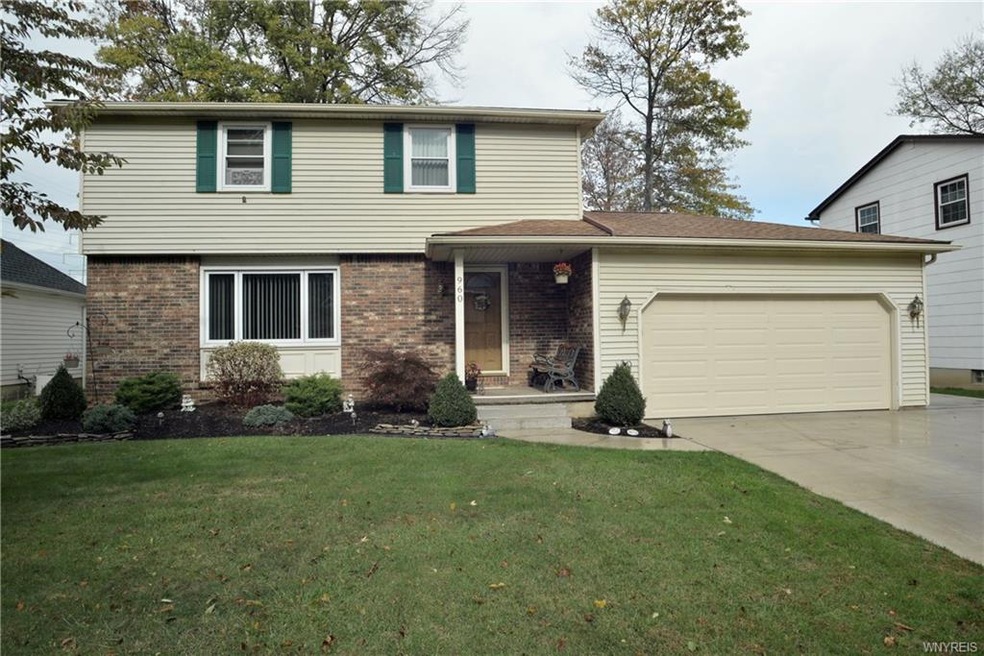 960 Castlebar Dr, North Tonawanda, NY 14120 - photo 1