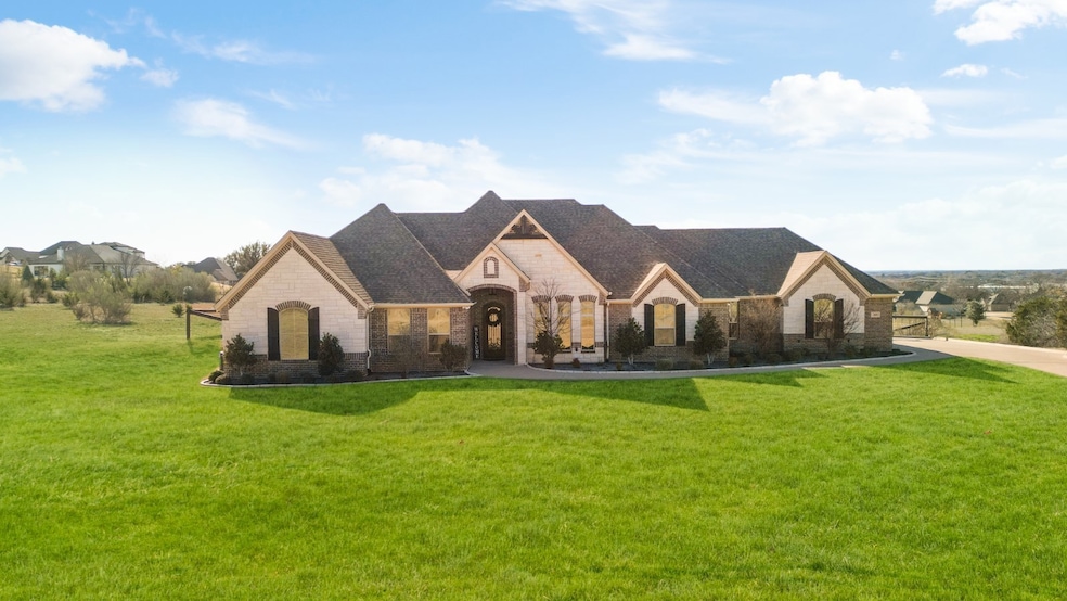 209 Martin Dr, Granbury, TX 76049 - photo 1