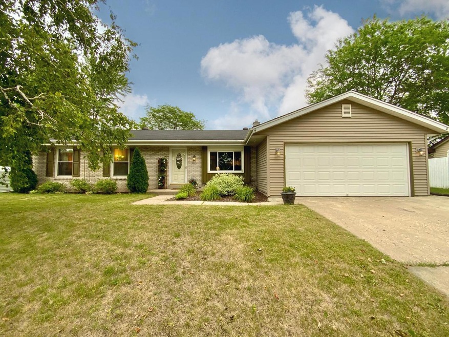 2009 Ramona Rd, Waukesha, WI 53186 - photo 1