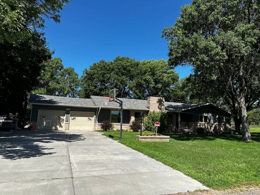 808 N Hillcrest St, Arnold, NE 69120 - photo 1